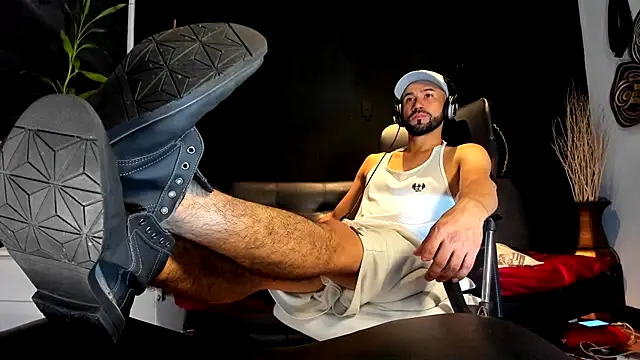 Snapshot of alessandro_wye chatting on 8, 11, 2025 alessandro wye online show from 8, 11, 2025