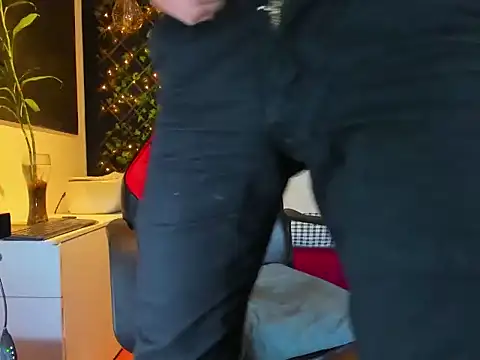 Snapshot of alessandro_wye chatting on 1, 2, 2026 alessandro wye online show from 1, 2, 2026