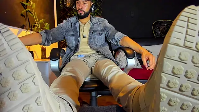 Snapshot of alessandro_wye chatting on 15, 2, 2026 alessandro wye online show from 15, 2, 2026