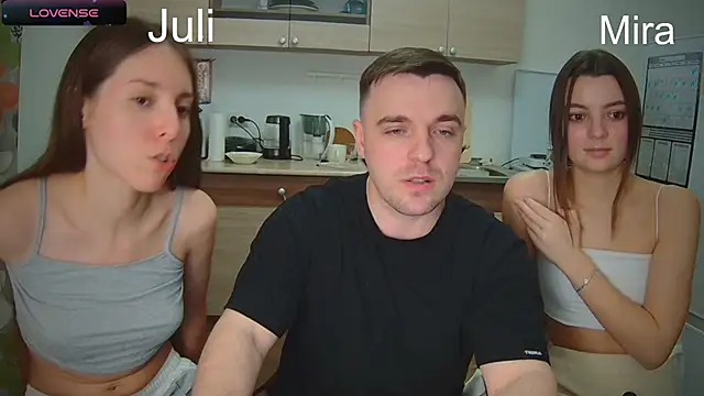 fcjuicy pussy online show from 12, 2, 2025