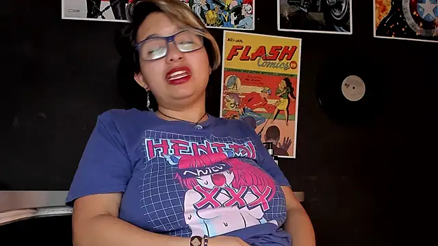 Snapshot of NovaGlitz chatting on 10, 12, 2024 NovaGlitz online show from 10, 12, 2024