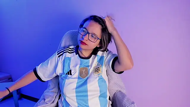 Snapshot of NovaGlitz chatting on 27, 1, 2025 NovaGlitz online show from 27, 1, 2025