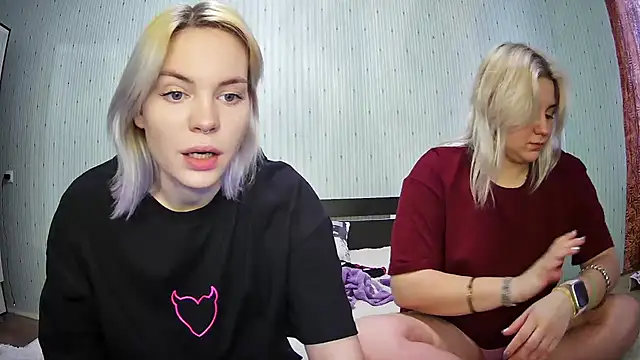ChrisGirls online show from 20, 1, 2025