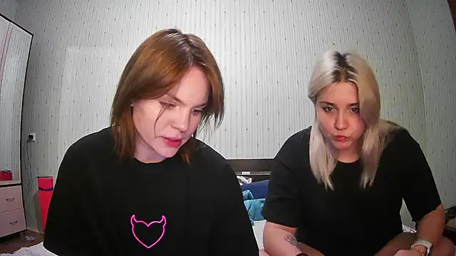 ChrisGirls online show from 6, 2, 2025