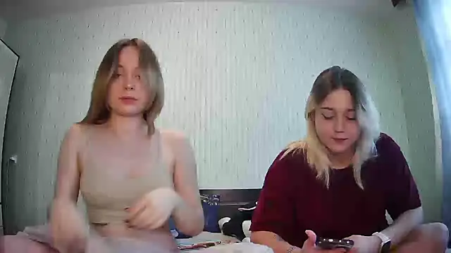 ChrisGirls online show from 1, 10, 2025