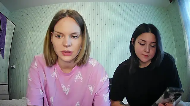 ChrisGirls online show from 22, 10, 2025