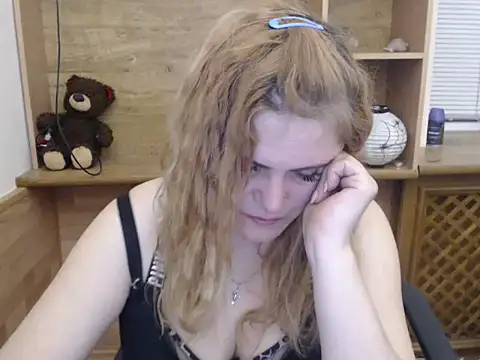 DaniellaKiss online show from 15, 4, 2026