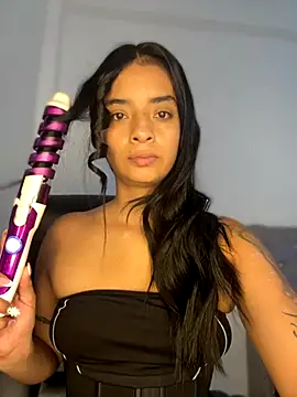 Laura fernandezII online show from 16, 10, 2025