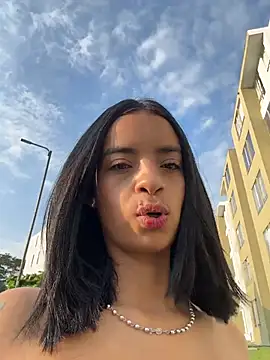 Laura fernandezII online show from 11, 2, 2026