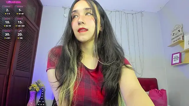 Snapshot of juliieta_love chatting on 7, 12, 2024 juliieta love online show from 7, 12, 2024