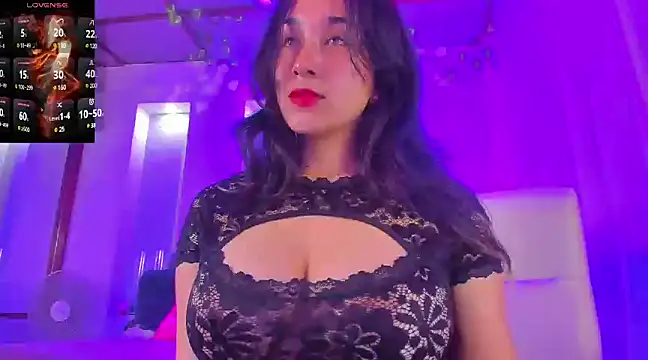 Snapshot of juliieta_love chatting on 4, 2, 2025 juliieta love online show from 4, 2, 2025