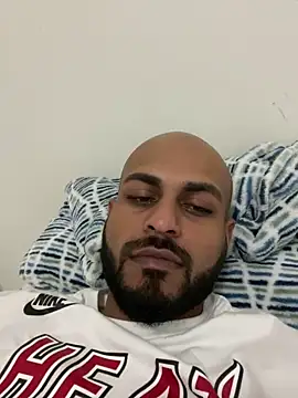 islandvybee55 online show from 18, 1, 2025