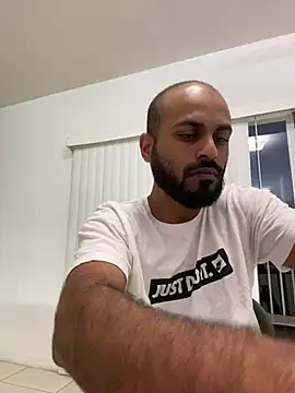 islandvybee55 online show from 31, 1, 2025