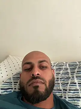 islandvybee55 online show from 15, 2, 2025