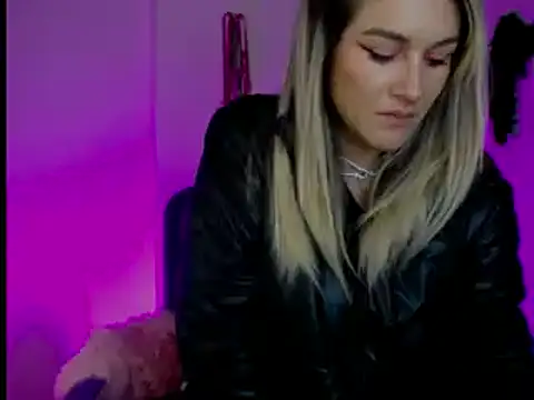 Snapshot of kim_jeins11 chatting on 10, 12, 2024 kim jeins11 online show from 10, 12, 2024