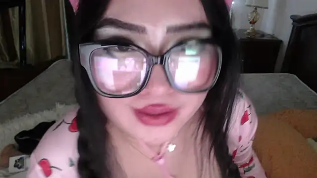 Snapshot of cutie_sakura chatting on 1, 3, 2025 cutie sakura online show from 1, 3, 2025