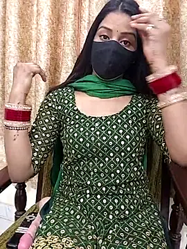 Snapshot of Hotty-anushka chatting on 5, 3, 2025 Hotty-anushka online show from 5, 3, 2025