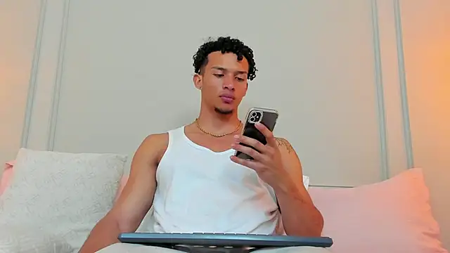 Snapshot of Dominick_star chatting on 11, 1, 2025 Dominick star online show from 11, 1, 2025