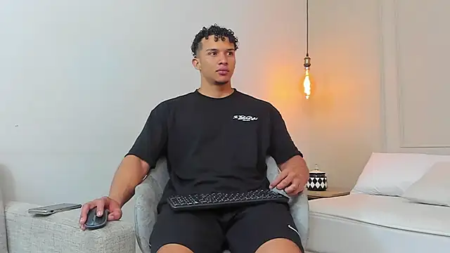 Snapshot of Dominick_star chatting on 28, 2, 2025 Dominick star online show from 28, 2, 2025