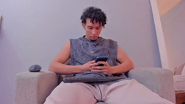 Snapshot of Dominick_star chatting on 29, 10, 2025 Dominick star online show from 29, 10, 2025