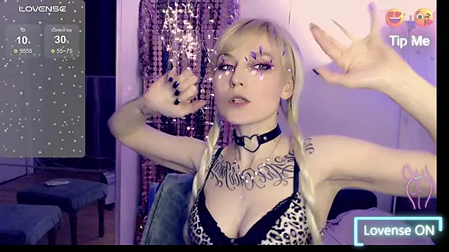 Snapshot of mischellemeow13 chatting on 22, 12, 2024 mischellemeow13 online show from 22, 12, 2024