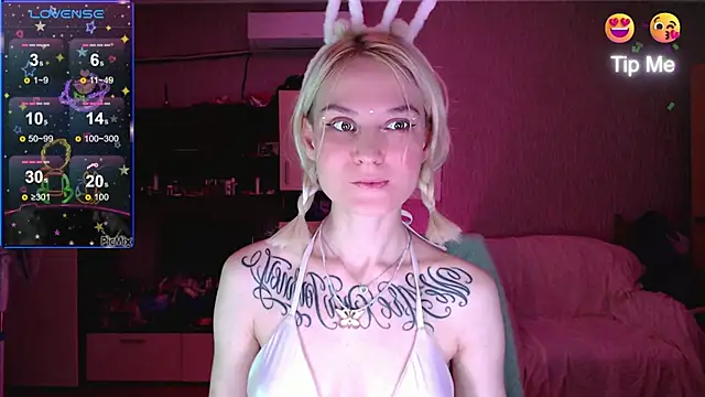 Snapshot of mischellemeow13 chatting on 6, 10, 2025 mischellemeow13 online show from 6, 10, 2025