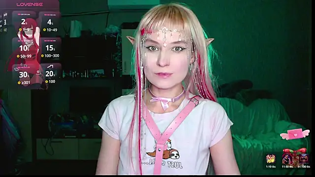 Snapshot of mischellemeow13 chatting on 15, 12, 2025 mischellemeow13 online show from 15, 12, 2025