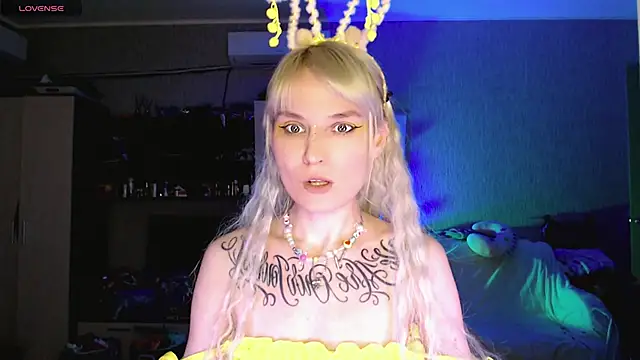 Snapshot of mischellemeow13 chatting on 16, 3, 2026 mischellemeow13 online show from 16, 3, 2026