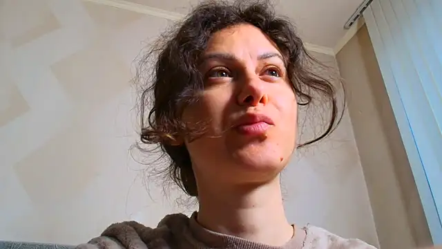 LeggyLover90 online show from 13, 5, 2026