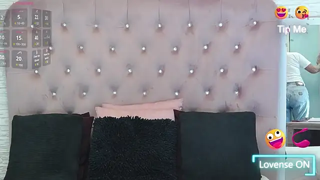 Snapshot of KikiSweet08 chatting on 26, 9, 2025 KikiSweet08 online show from 26, 9, 2025