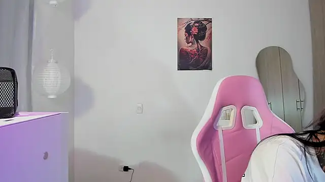 Snapshot of HollyHudsonn chatting on 12, 3, 2025 HollyHudsonn online show from 12, 3, 2025