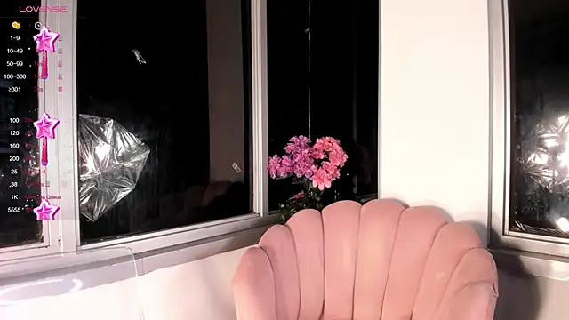 Snapshot of Megan_Lim chatting on 12, 1, 2025 Megan Lim online show from 12, 1, 2025