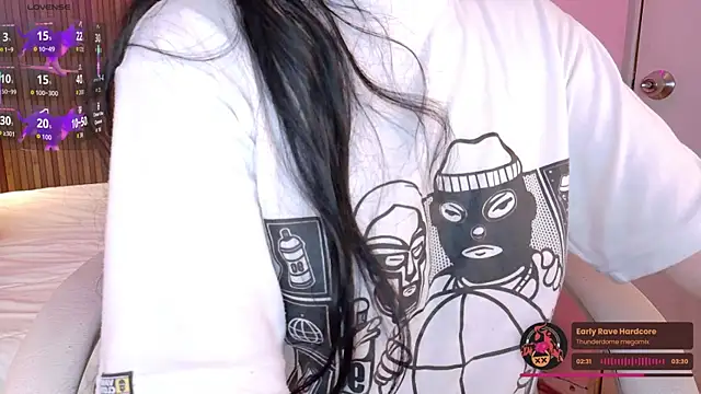 Lucy Smith2 online show from 2, 12, 2025