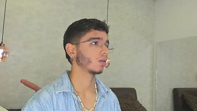 Ian Castillo  online show from 10, 2, 2025