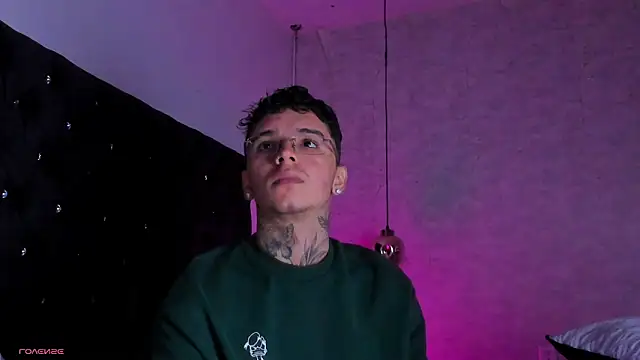 Ian Castillo  online show from 4, 10, 2025