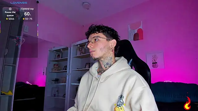 Ian Castillo  online show from 3, 12, 2025