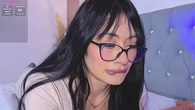 Snapshot of aprildreams19 chatting on 4, 2, 2026 aprildreams19 online show from 4, 2, 2026