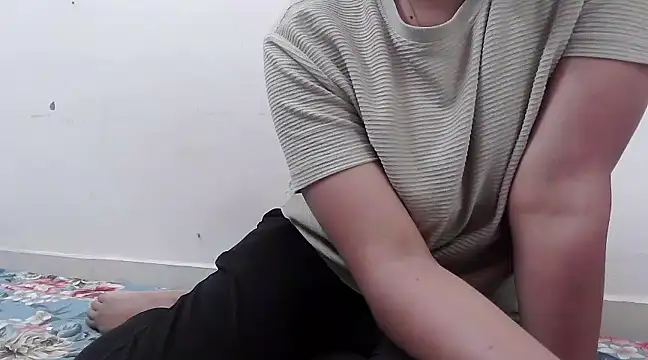 Snapshot of ANANYA-TIWARI chatting on 5, 2, 2025 ANANYA-TIWARI online show from 5, 2, 2025