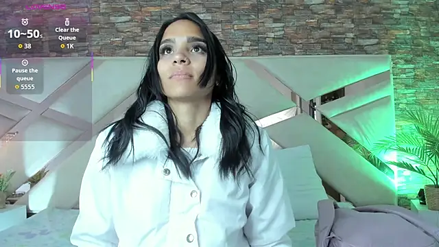 sophie pariss online show from 13, 2, 2026