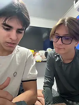 Snapshot of Alex_and_Fabian chatting on 21, 6, 2026 Alex and Fabian online show from 21, 6, 2026