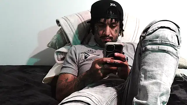 Snapshot of Azazelihornyasf chatting on 16, 10, 2025 Azazelihornyasf online show from 16, 10, 2025