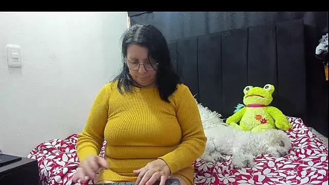 Snapshot of Evaaross_2345 chatting on 1, 2, 2026 Evaaross 2345 online show from 1, 2, 2026