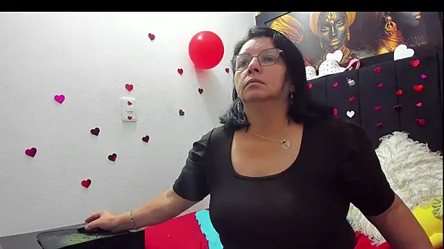 Snapshot of Evaaross_2345 chatting on 15, 2, 2026 Evaaross 2345 online show from 15, 2, 2026