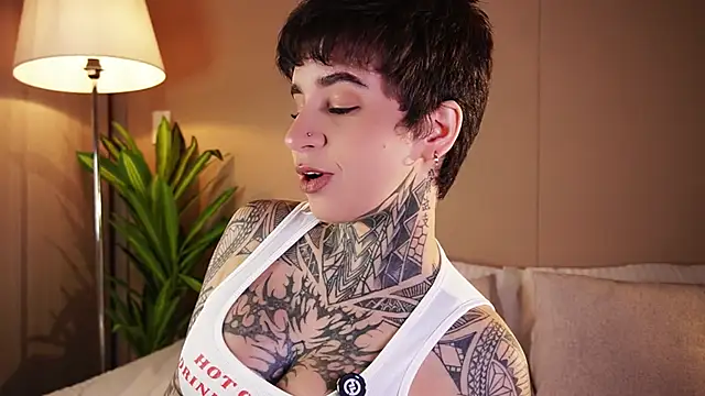 AliceShazaham  online show from 15, 4, 2026