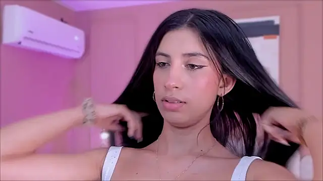 Snapshot of zia_cooper chatting on 4, 2, 2026 zia cooper online show from 4, 2, 2026