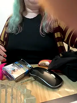 Snapshot of Popinasq chatting on 19, 9, 2025 Popinasq online show from 19, 9, 2025