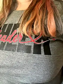 Snapshot of Popinasq chatting on 15, 11, 2025 Popinasq online show from 15, 11, 2025