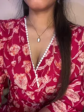 Snapshot of _riyaahahaha_ chatting on 7, 10, 2025  riyaahahaha  online show from 7, 10, 2025