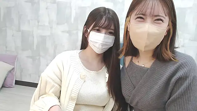 LOVE MOMO LOVE online show from 25, 1, 2025