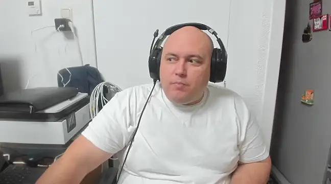 Snapshot of BigromeoXX chatting on 23, 12, 2024 BigromeoXX online show from 23, 12, 2024